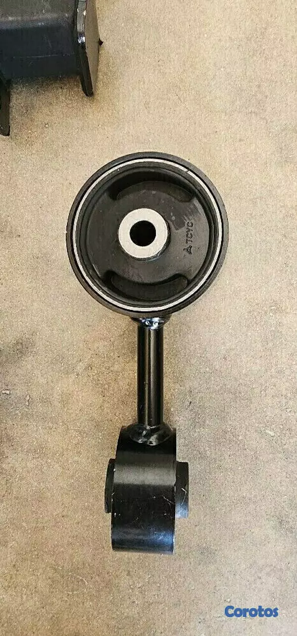 repuestos - Vendo Soporte del Motor Para Toyota Rav 4  camry corolla 4