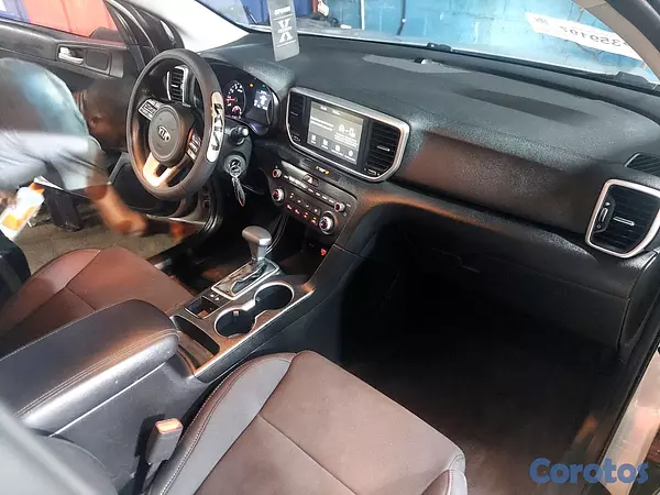 jeepetas y camionetas - Kia Sportage 2021 RD$ 1,055,000.00 Negociable - Recién Importada. 14