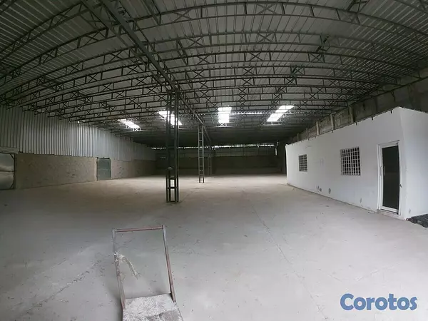 otros inmuebles - Nave 900 mts en la Av. Monumental 5