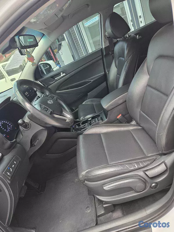 jeepetas y camionetas - HYUNDAI TUCSON 2020 BLANCO DIESEL 12