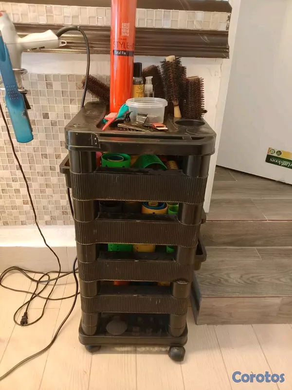 negocios en venta - SALÓN EN LIQUIDACIÓN, VENDEMOS TODO, Lavapelo, secador aéreo, vitrinas, Sillón  11
