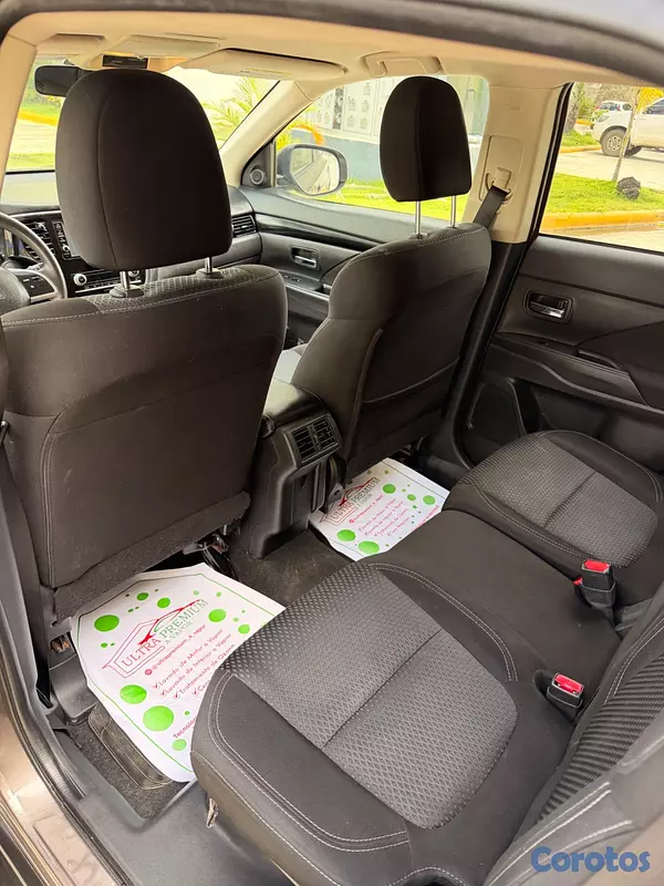 jeepetas y camionetas - Mitsubishi Outlander 2020 15