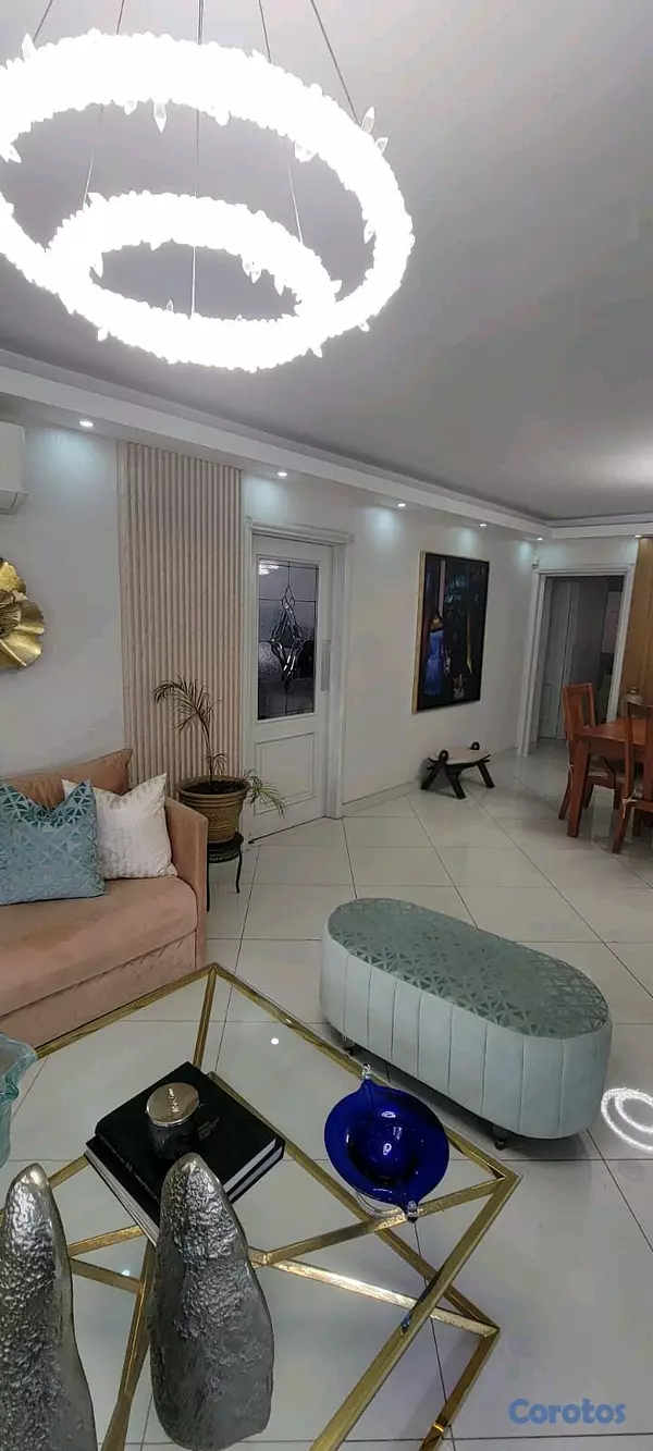 apartamentos - apartamento  10 m2 en Evaristo Morales  3 habitaciones  próximo a.la 27 de febre 6