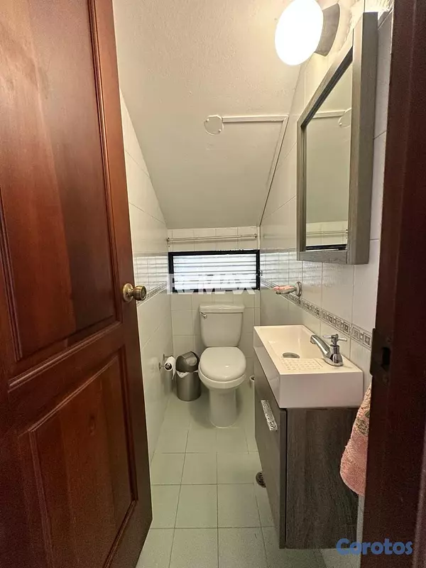 casas - Casa de 3 habitaciones 2.5 baños en alquiler en La 14