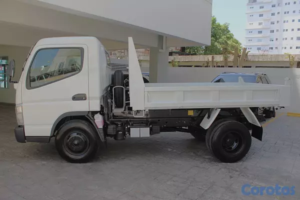 camiones y vehiculos pesados - Mitsubishi Motors Canter Volteo 3