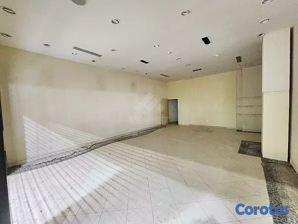 oficinas y locales comerciales - LOCAL PLAZA INTERNACIONAL 1ER PISO 86 MTS2 SANTIAG 2