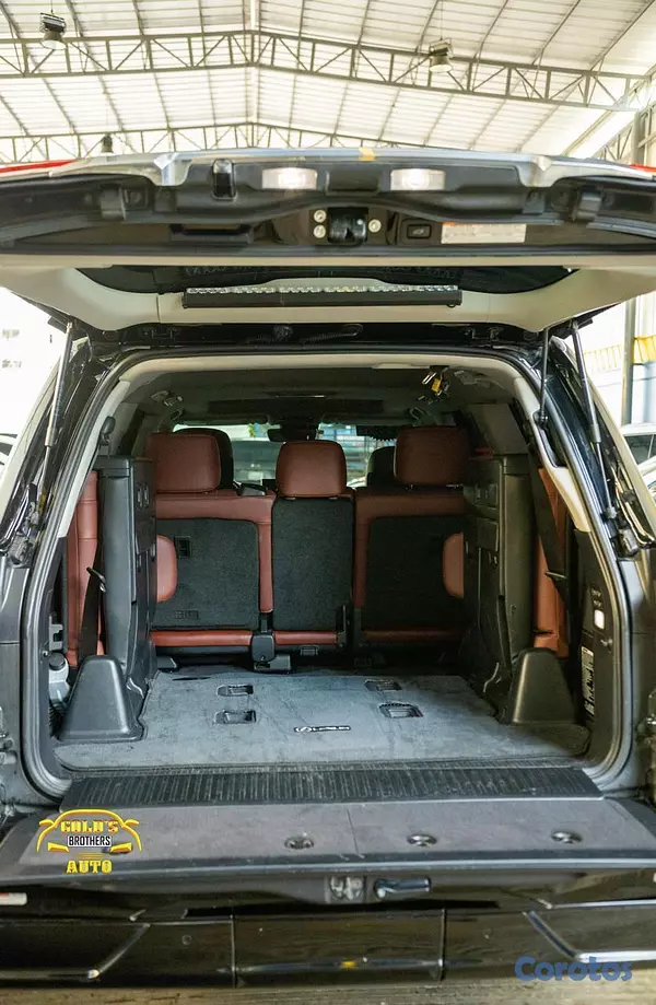 jeepetas y camionetas - Lexus LX570 2018 Clean Carfax 5