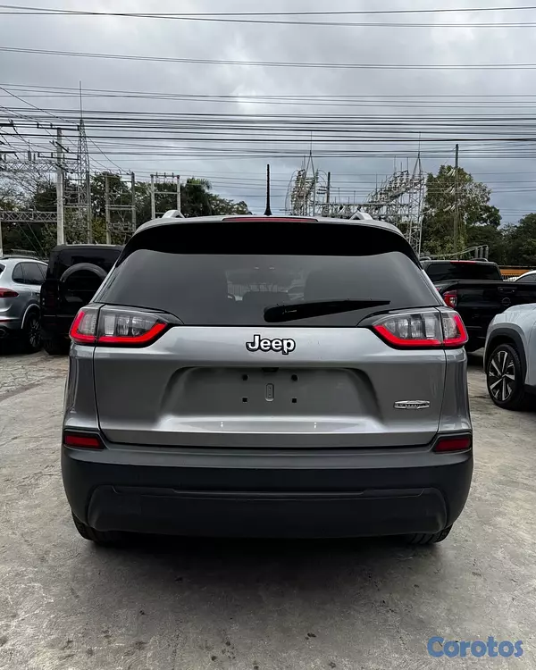 jeepetas y camionetas - Jeep Cherokee Latitude 2019 5