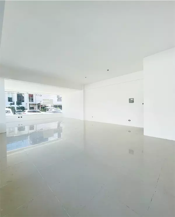 oficinas y locales comerciales - Local comercial en los prados  3