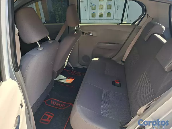 carros - Daihatsu Mira 2017 (versión full) 7