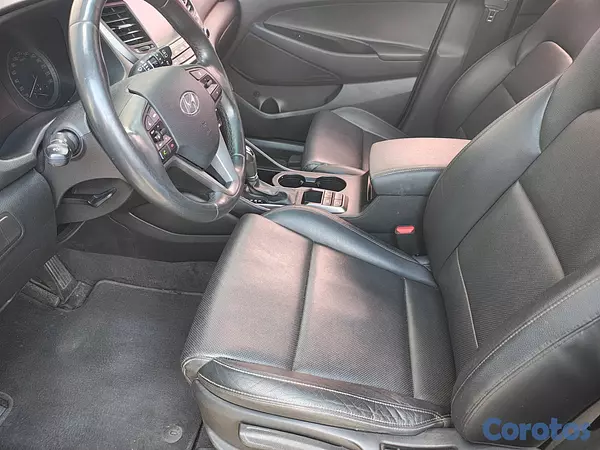 jeepetas y camionetas - HYUNDAI TUCSON 2018 DIESEL tiene el motor roto por 8