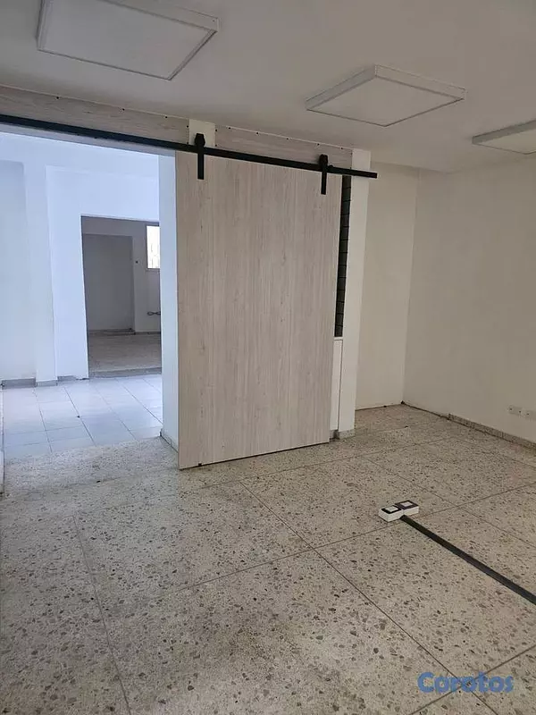 casas - Casa comercial de 315m2 en alquiler en Evaristo Mo 9