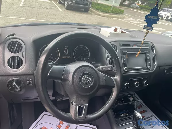 jeepetas y camionetas - Volkswagen Tiguan 2013 • 81,000K km • Excelentes Condiciones  4