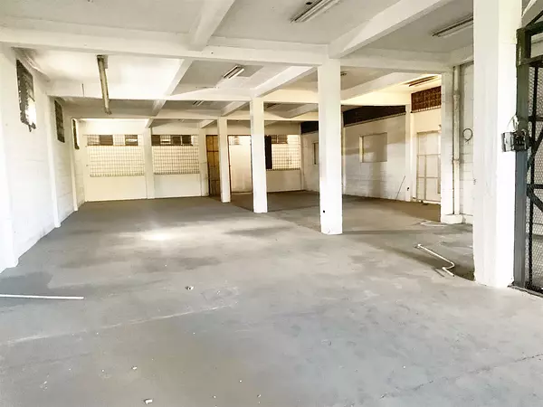 oficinas y locales comerciales - Local amplio y céntrico  6