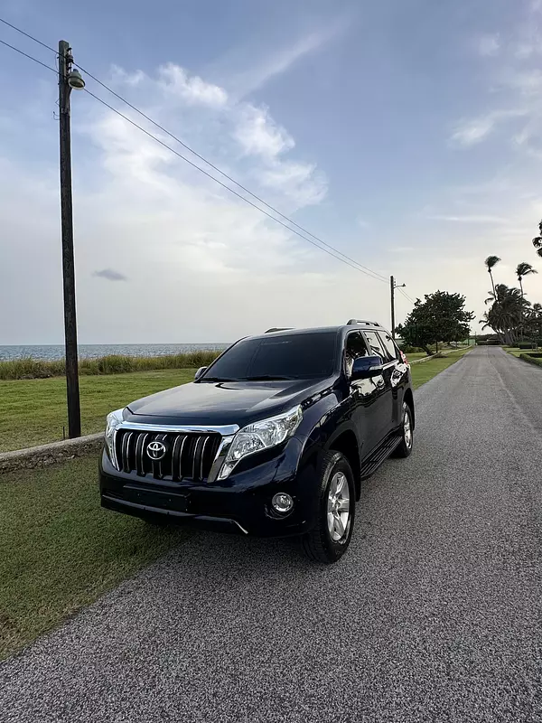 jeepetas y camionetas - Toyota land cruicer prado txl 2015 4