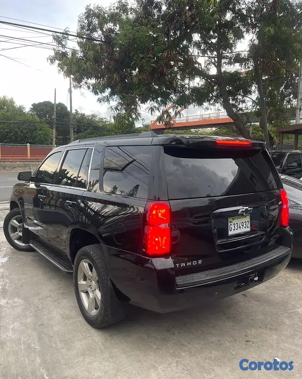 jeepetas y camionetas - CHEVROLET TAHOE LT 2015 4