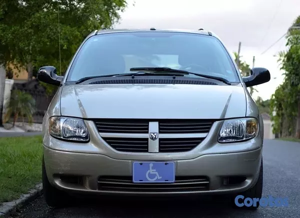 otros vehiculos - Minivan Dodge Grand Caravan 2006 con Rampa para silla de ruedas. 2