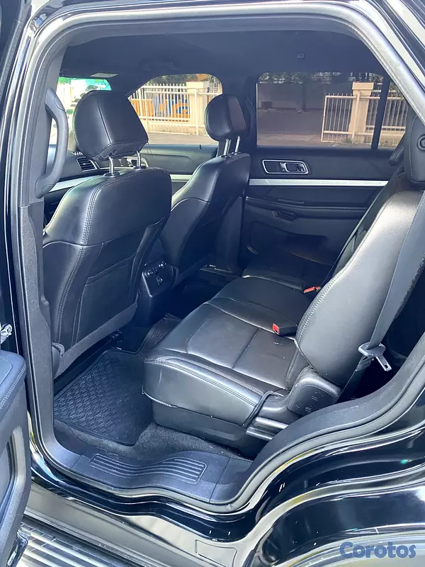 jeepetas y camionetas - Ford Explorer XLT 2017 – Único dueño – Comprada en 6