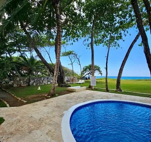casas vacacionales y villas - Apartamento Amueblado Frente a la Playa, Cabarete  2