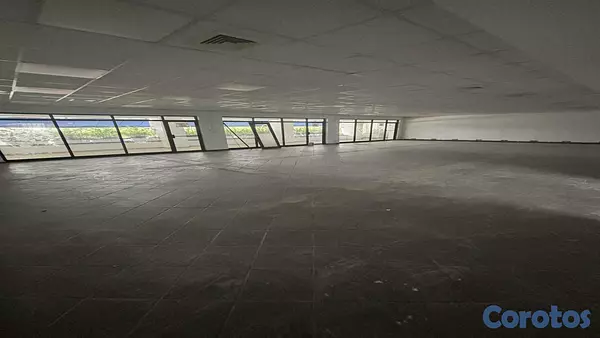 oficinas y locales comerciales - Alquiler Local Comercial Naco 2do piso 150Mts 4