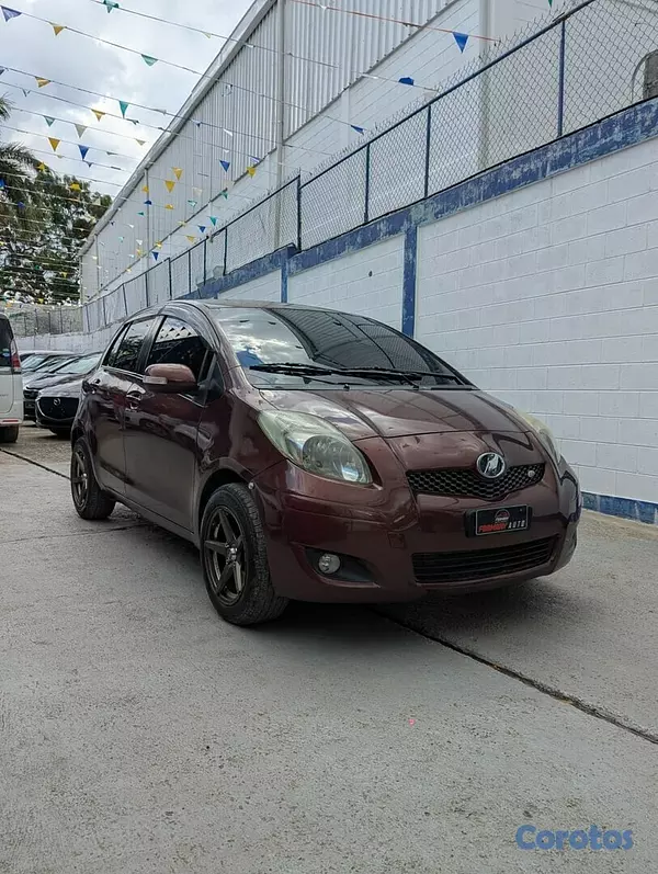 carros - TOYOTA VITZ 2011 15