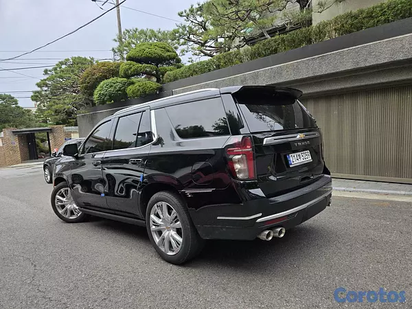 jeepetas y camionetas - CHEVROLET TAHOE HIGHCOUNTRY 2023 NEGRO GASOLINA 10