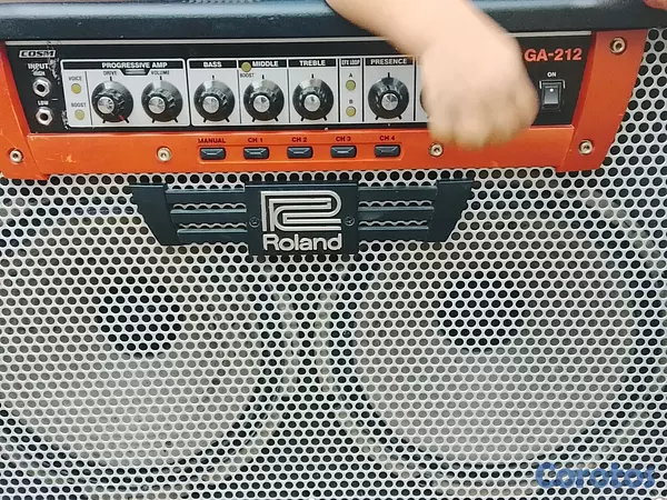 instrumentos musicales - amplificador Roland  ga 212  muy buen sonido.está usado con  con detalles mínimo 3