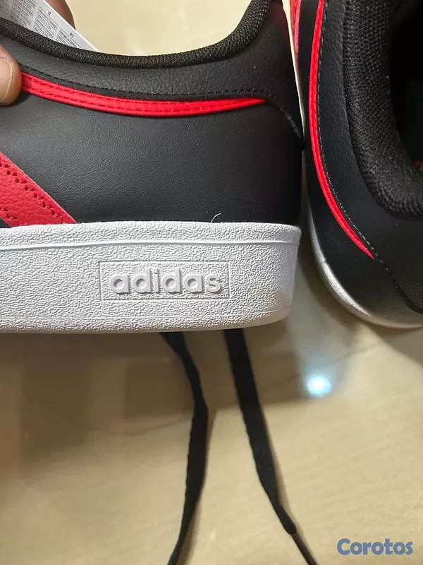 zapatos para mujer - diversos tipo y marcas de tenis a la venta motivo de viaje  9
