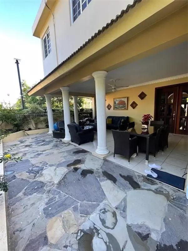 casas - Casa de renta en cerro hermoso 2
