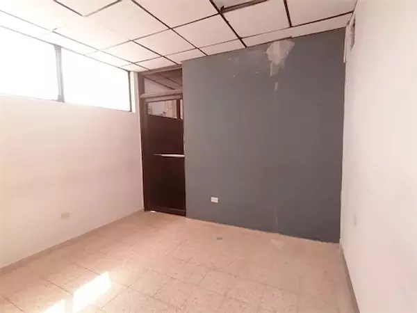 oficinas y locales comerciales - Local amplio en naco  4