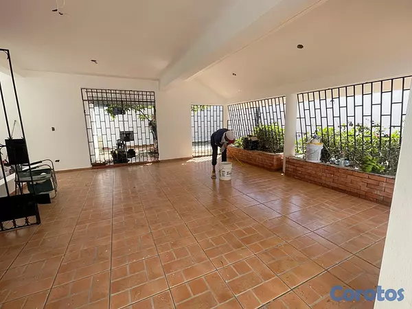 casas - Propiedad comercial en venta  4