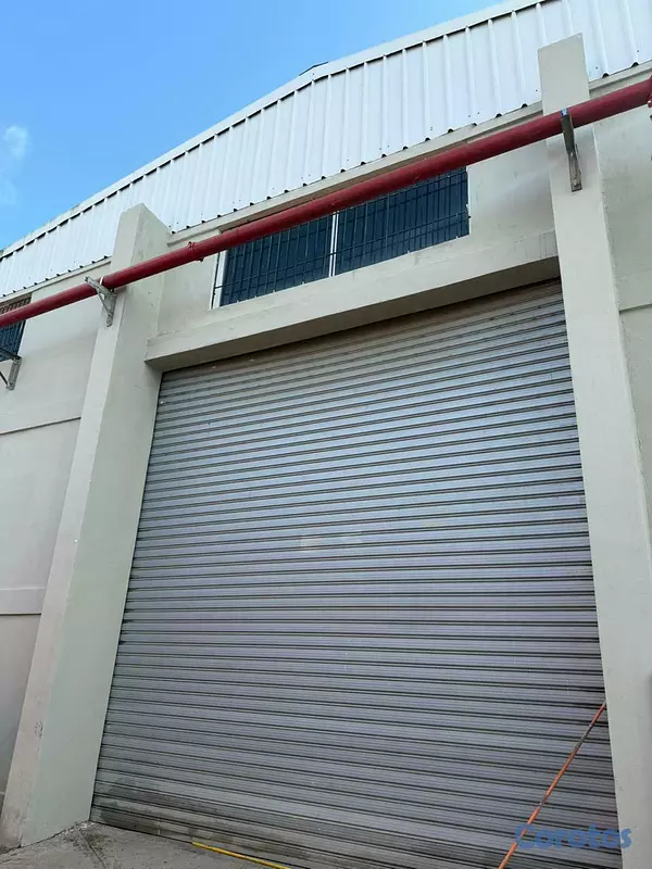 oficinas y locales comerciales - 🚨 ¡OPORTUNIDAD INDUSTRIAL EN SAN ISIDRO! 🚨 Nave en 2