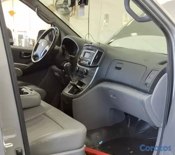 otros vehiculos - HYUNDAI GRAND STAREX 2021 GRIS 10