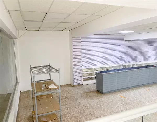 oficinas y locales comerciales - Local comercial amplio 9