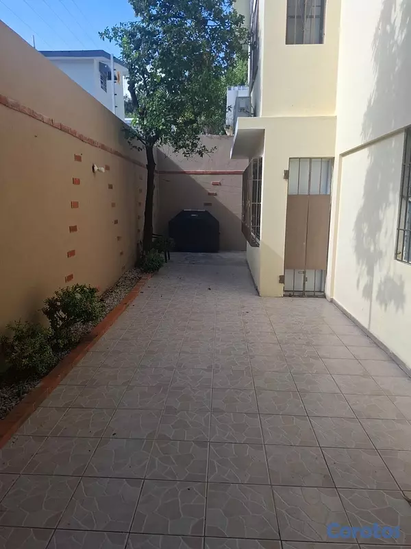 casas - casa en venta-entre Cayetano germosen e independencia, Santo Domingo  2
