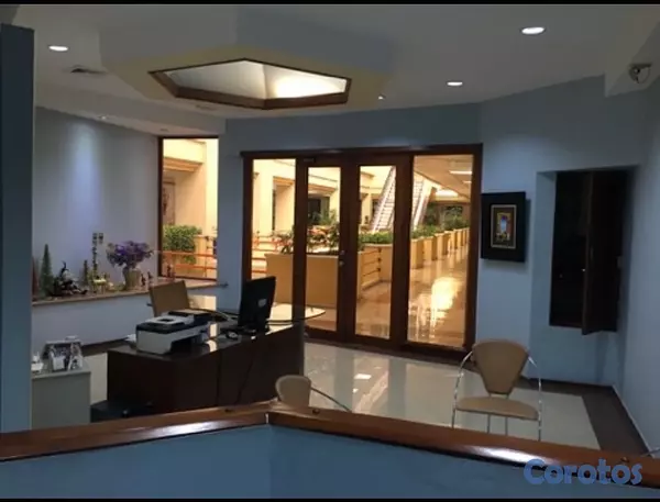 oficinas y locales comerciales - LOCAL EN PLAZA COMERCIAL VENTA 10