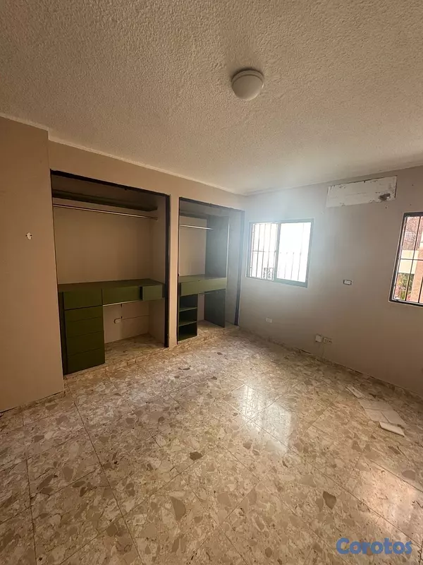 apartamentos - alquiló cacicazgo misma enrriquillo tres habitaciones dos baños parqueo servicio 14