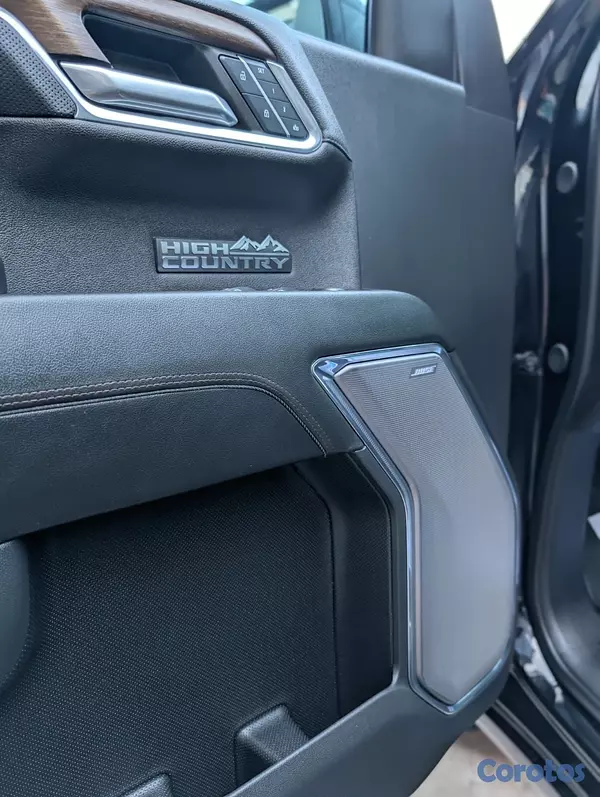 jeepetas y camionetas - CHEVROLET SILVERADO HIGH COUNTRY 2024  10