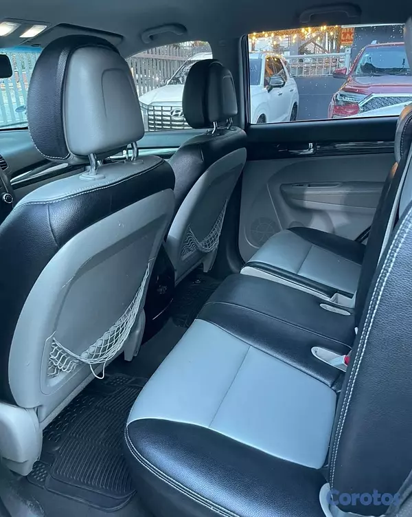 jeepetas y camionetas - KIA SORENTO 2011
 6
