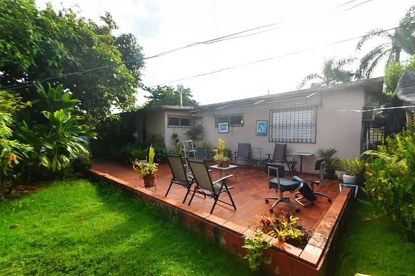 casas - VENDO CASA-SOLAR EN LOS PREDOS EN OPORTUNIDAD  2