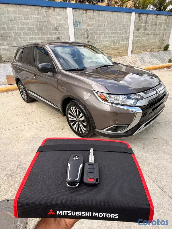 jeepetas y camionetas - Mitsubishi Outlander 2020 14