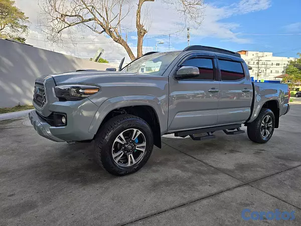 jeepetas y camionetas - TOYOTA TACOMA 2019 SUNROOF ASIENTOS EN PIEL  5