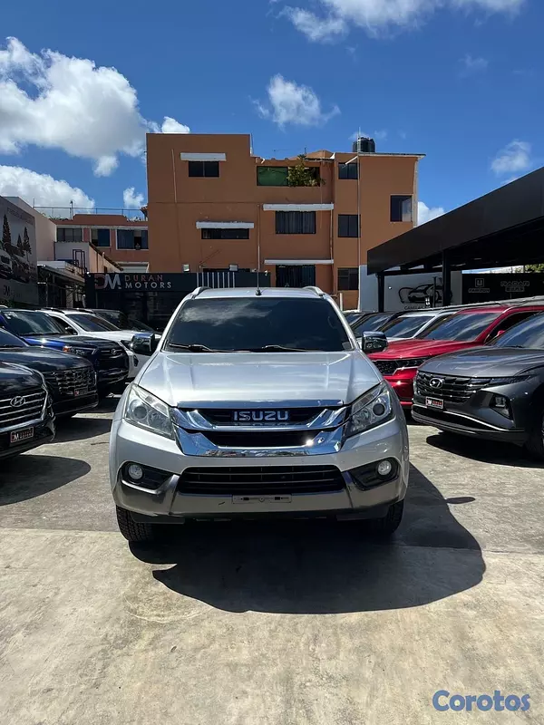 jeepetas y camionetas - Isuzu MUX 2015
 3
