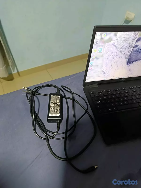 computadoras y laptops - Una laptop con poco uso negociable 😊 7