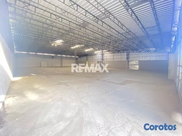 oficinas y locales comerciales - Nave industrial de 900mt2 en alquiler en Los Giras 8