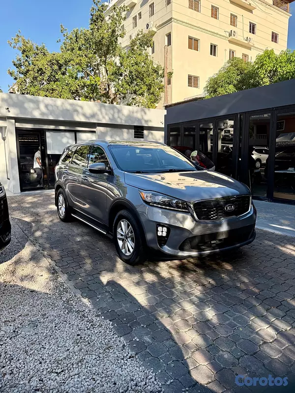 jeepetas y camionetas - Kia Sorento Lx 2020
Clean Carfax 3