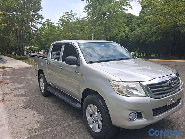 jeepetas y camionetas - Toyota hilux 2015 2