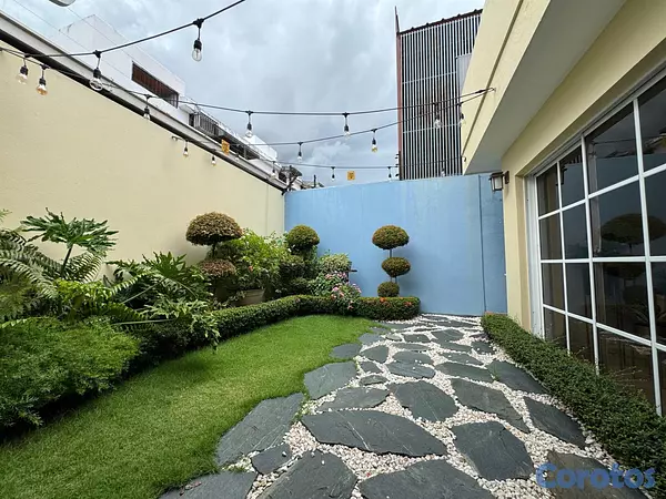 casas - Casa de 2 niveles en venta- La Castellana 15