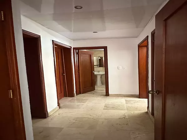 apartamentos - ARROYO HONDO VIEJO A un paso de Supermercados y Plazas
195 mt2 
US$220,000 7