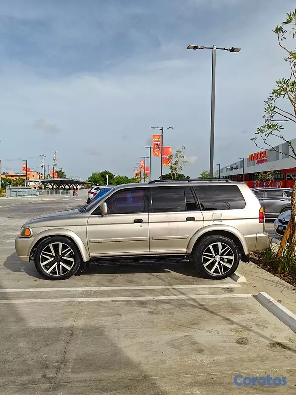 jeepetas y camionetas - MITSUBISHI MONTERO 2002 SUPER CLEAN  3